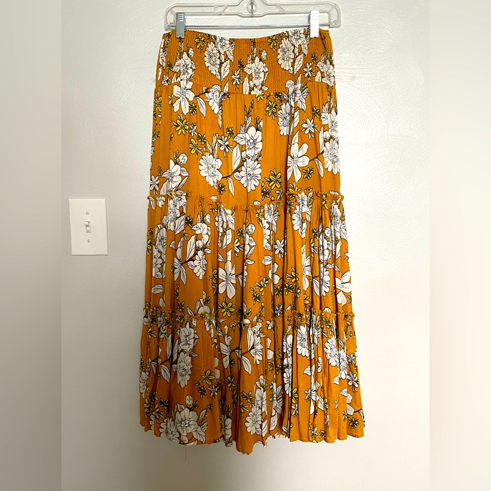 Woman’s MIDI Yellow Skirt
